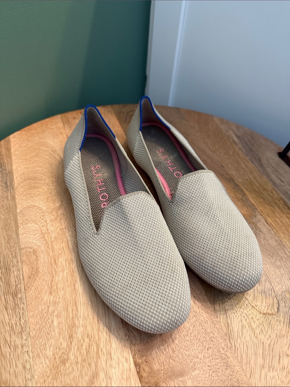 Neutral Slip-On Women’s Flats with Pink Trim Rothy’s